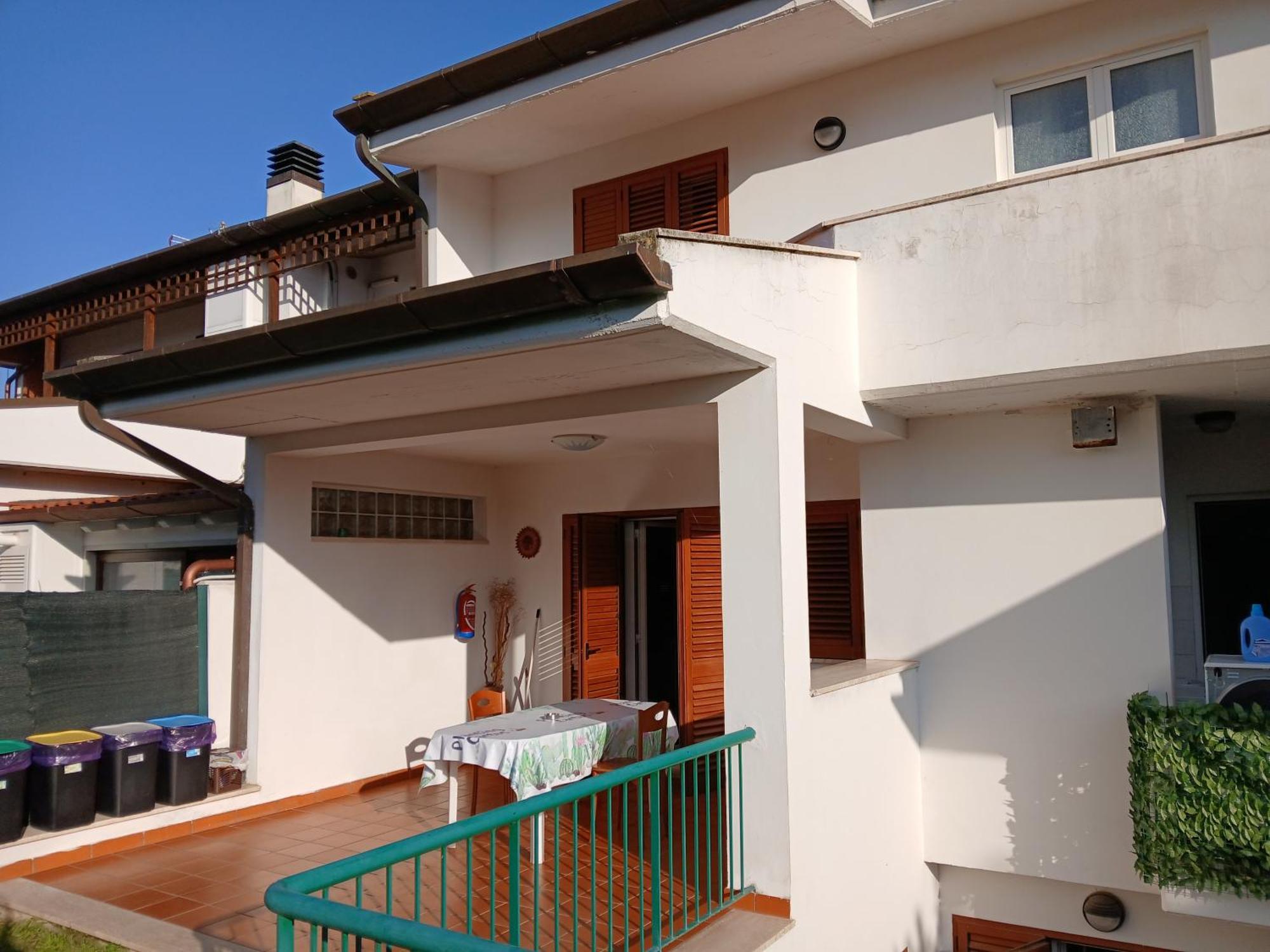ラティーナ La Casa Di Aleヴィラ エクステリア 写真
